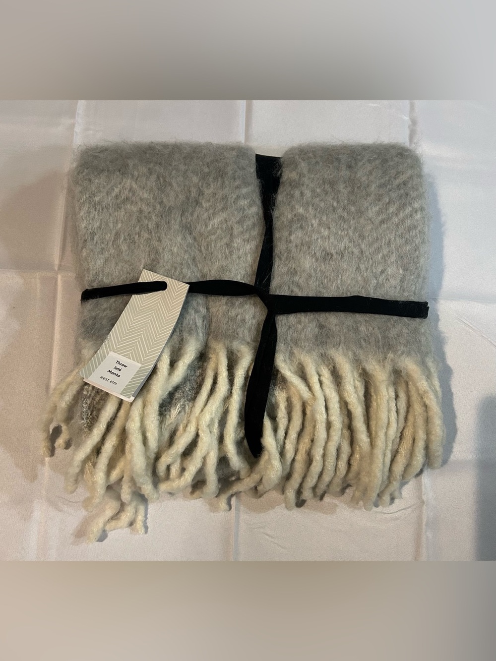 WEST ELM NEW 50X70"
HERRINGBONE BLANKET GREAT